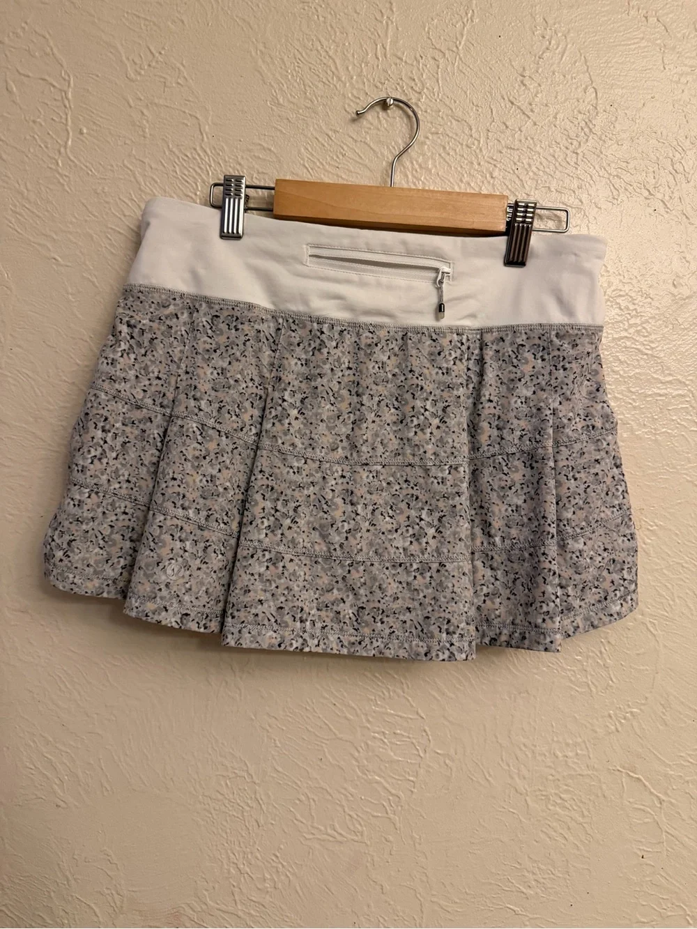 lululemon athletica White and Gray Micro-Floral Tennis Skirt